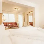Отель Alpenhof Kristall