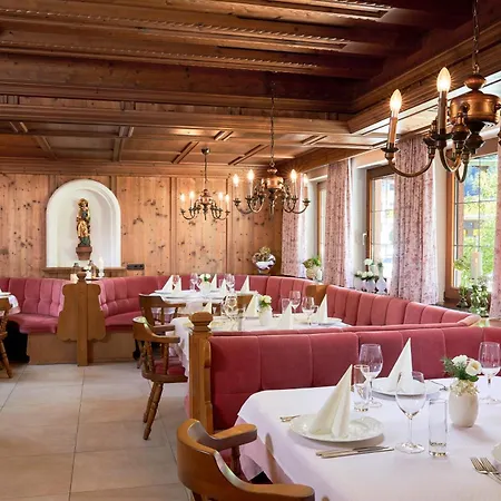 Alpenhof Kristall Szálloda 4*