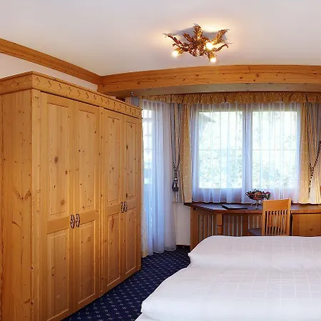Hotel Alpenhof Kristall 4*