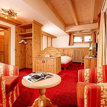 Hotel Alpenhof Kristall 4*