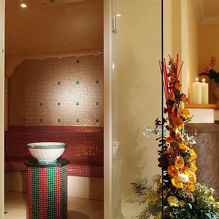 Alpenhof Kristall Hotel 4*