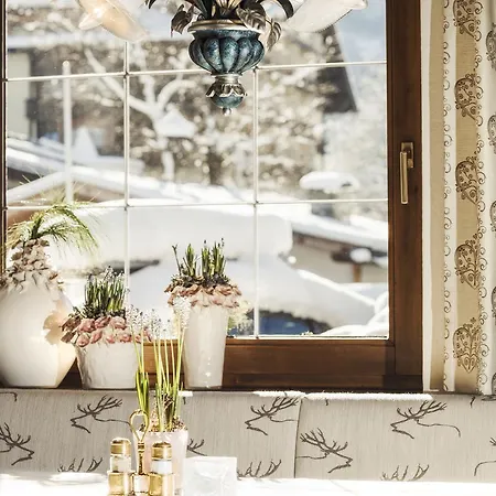 Alpenhof Kristall Hotel 4*