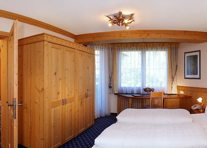 Отель Alpenhof Kristall 4*
